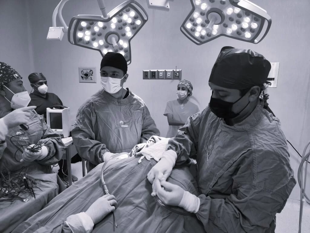 Dr. Gerson Reyes, neurocirujano en CDMX