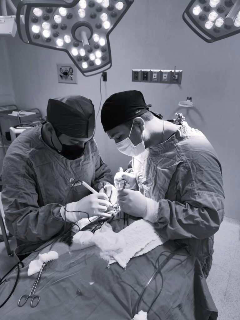 Dr. Gerson Reyes, neurocirujano en CDMX